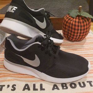 Womens nike sneakers